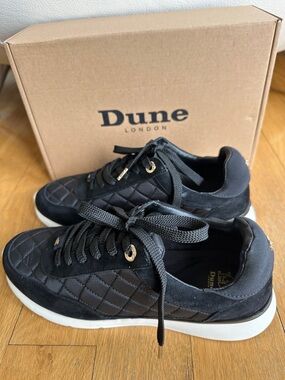 Dune London Black Quilted Low-Top Sneakers with White Sole
